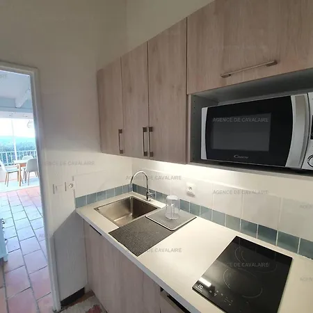 Grand Mezzanine Avec Vue Mer, Parking Et Climatisation à Deux Pas De La Calanque De La Cron - Fr-1-100-319 * Cavalaire-sur-Mer