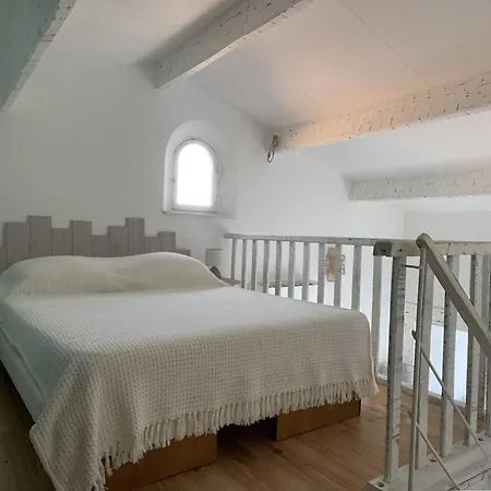 Appartement Grand Mezzanine Avec Vue Mer, Parking Et Climatisation à Deux Pas De La Calanque De La Cron - Fr-1-100-319 Cavalaire-sur-Mer